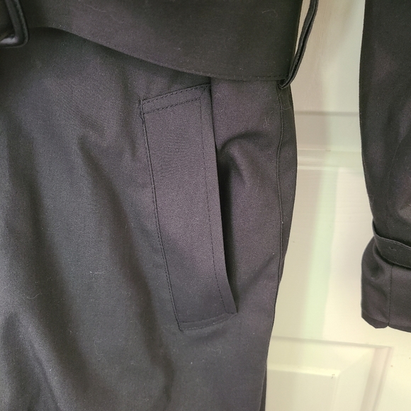 LONDON FOG WOMEN’S TRENCH COAT, Size 12 PET. With Belt, Scaft, Good Condition - Picture 14 of 16